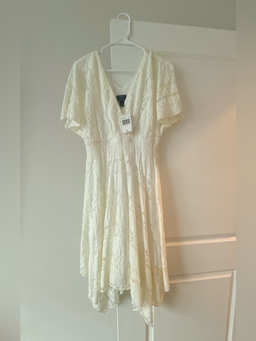 Rabbit Rabbit Rabbit Cream Lace V-Neck Short Sleeve Dress - Picture 6 of 12